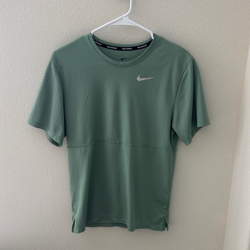 Nike Men's Sage Green Short Sleeve Tee